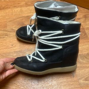 Wedge boots zara style